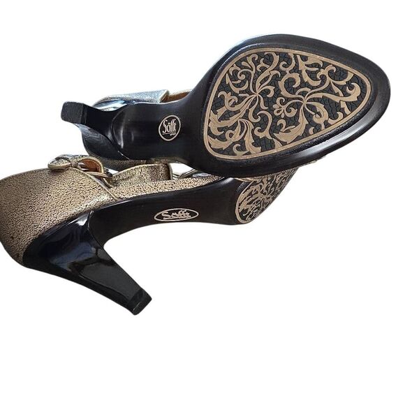 Sofft Women's Size 6.5 Gold Leather T-Strap Buckle High Heels - Picture 2 of 5